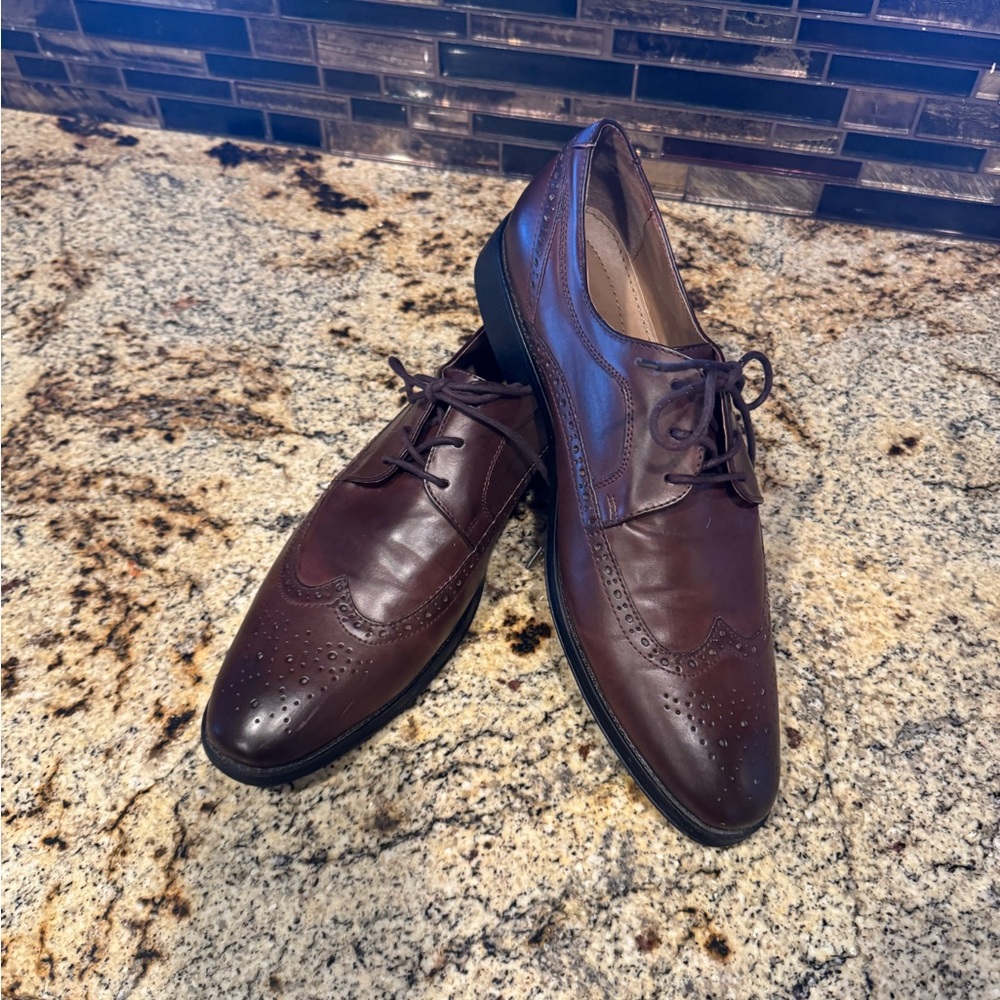 Kohl's Brown Oxfords with Polished Leather and Subtle Broguing